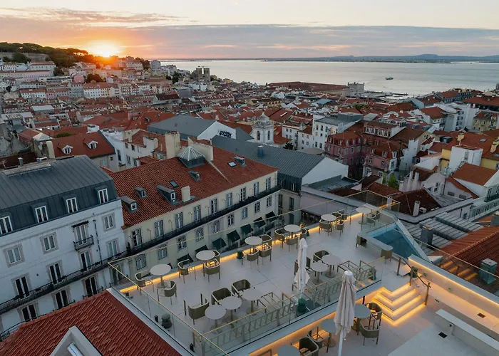 Отель Chiado & 5*