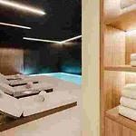 Отель Chiado & 5*