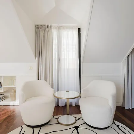 Готель Chiado & 5*