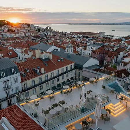 Готель Chiado & 5*